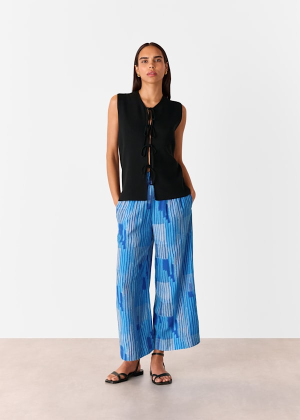 Blue Stripe Print Cropped Trouser